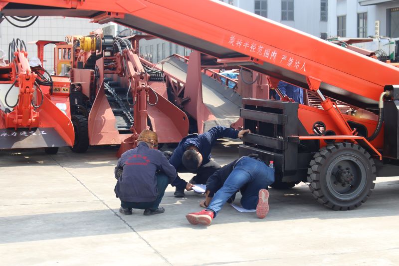 地面不平選履帶，永力通履帶扒渣機穩如泰山