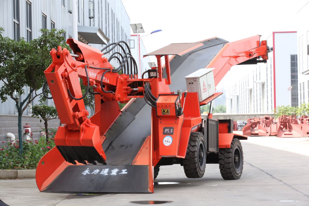 永力通遙控防爆扒渣機，坐在安全區就把活干了